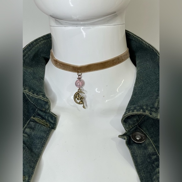 Choker necklace fairy moon pink stone marble necklace velvet tan copper cute - Picture 6 of 11